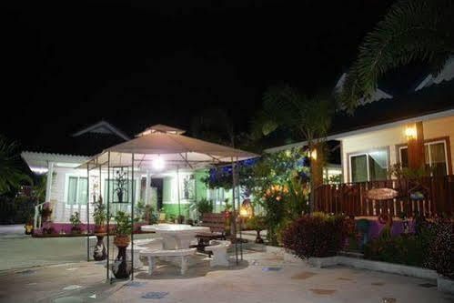 Hotel Baan Im Em Pattaya Exterior foto